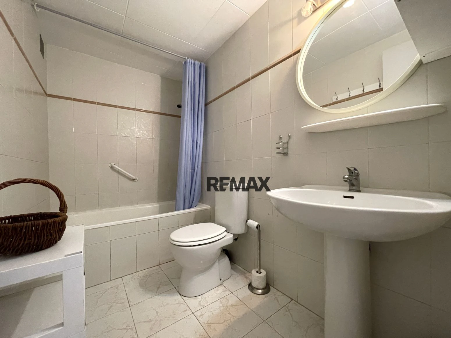 Apartamento con terraza y ascensor a pocos minutos de la playa en Santa Margarita – Roses
