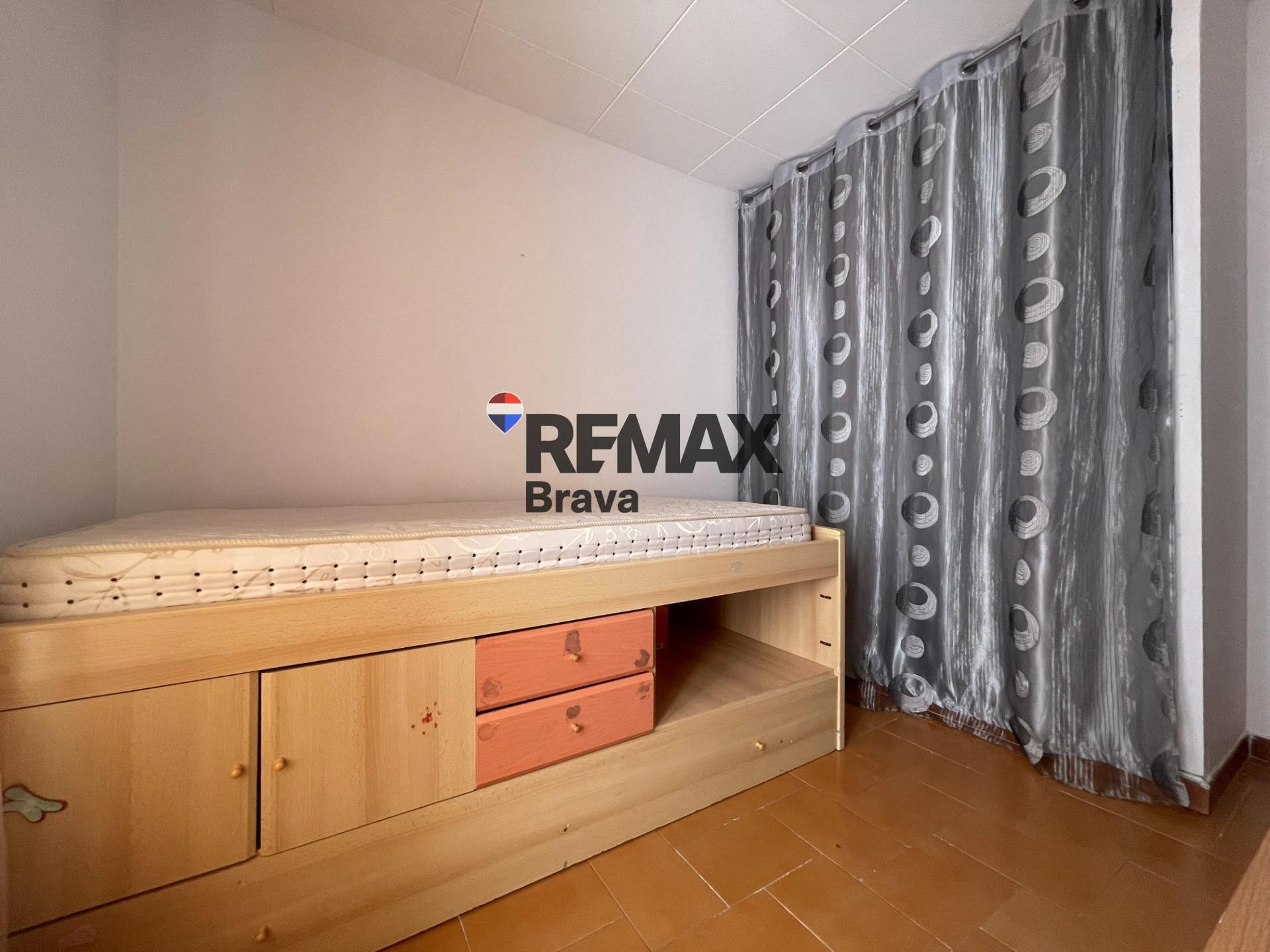 Luminoso apartamento con vistas al canal en Empuriabrava