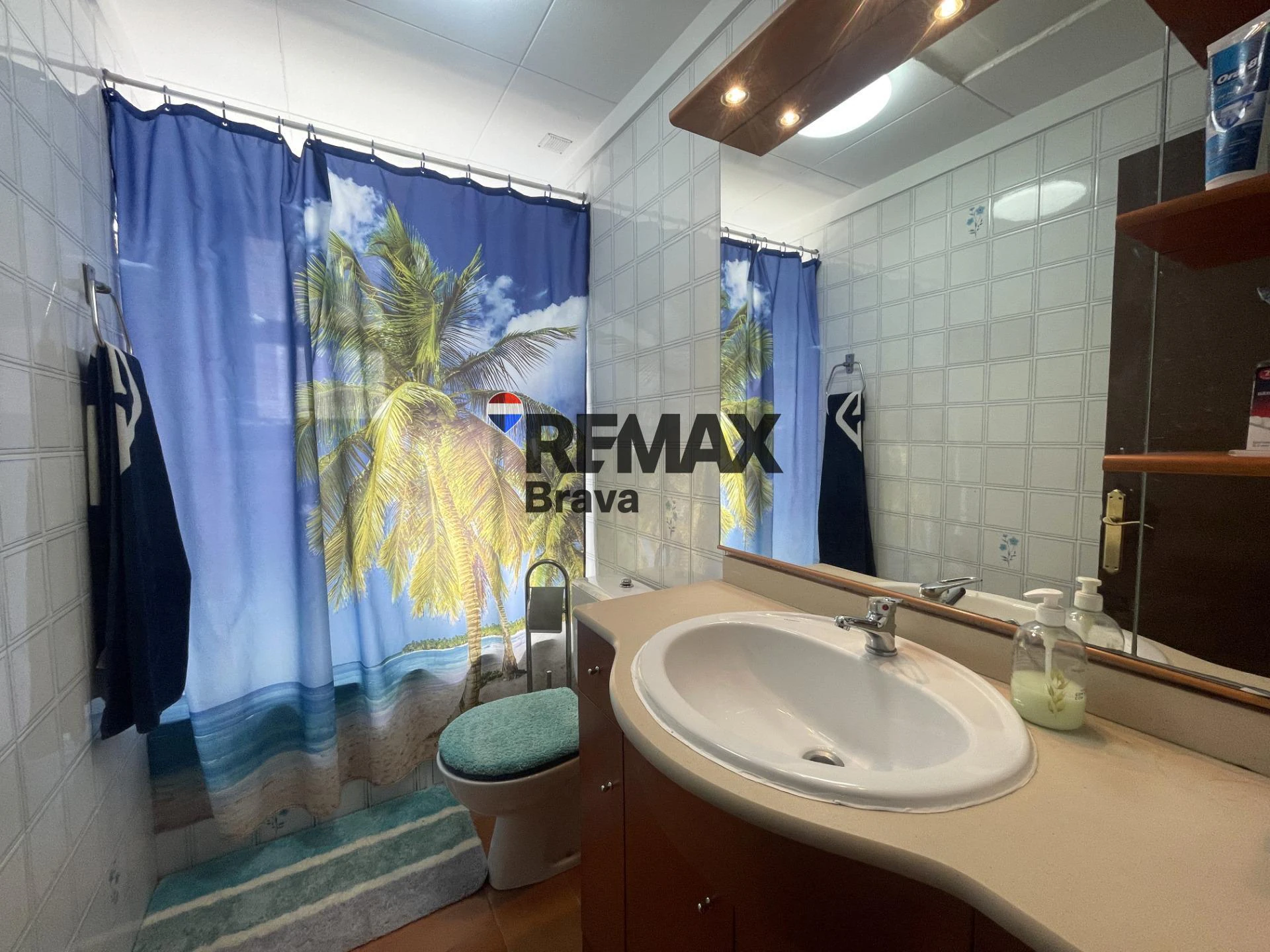 Luminoso apartamento con vistas al canal en Empuriabrava