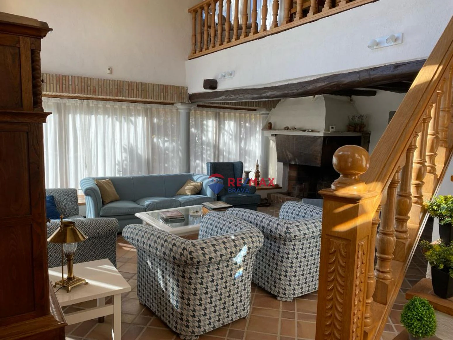 Casa de diseño antiguo en el centro del Pla de l´Estany