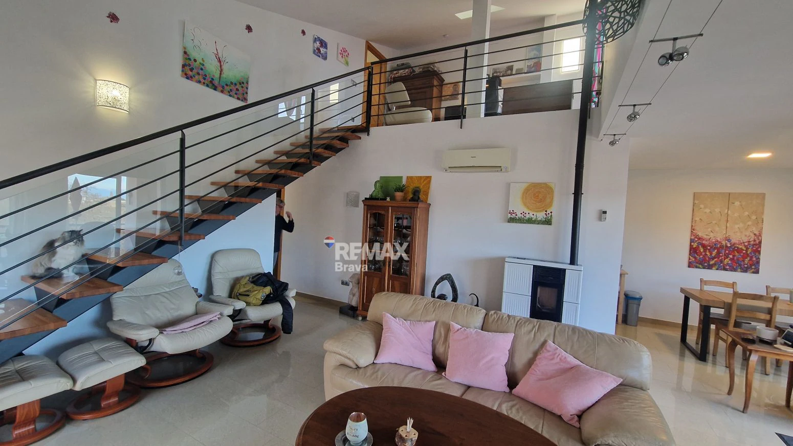 Ático dúplex de lujo con gran terraza y licencia turística en Roses