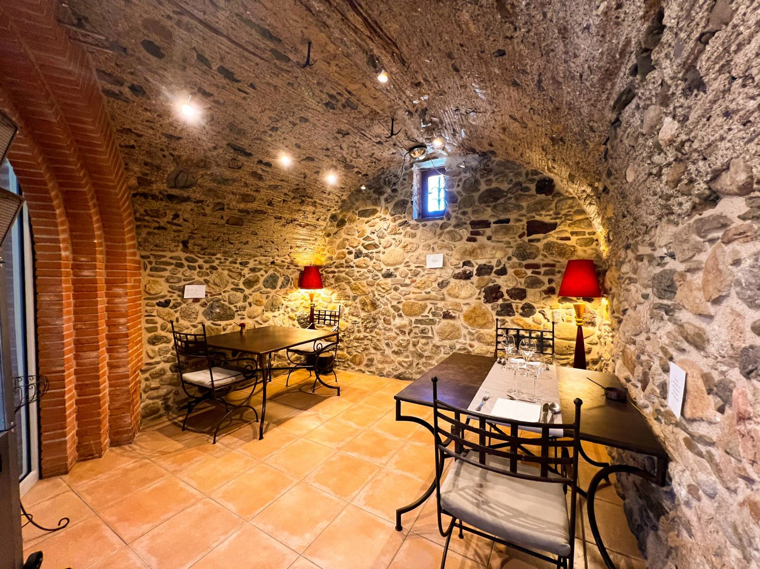 Histórica casa con terreno anexo en Mollet de Peralada con