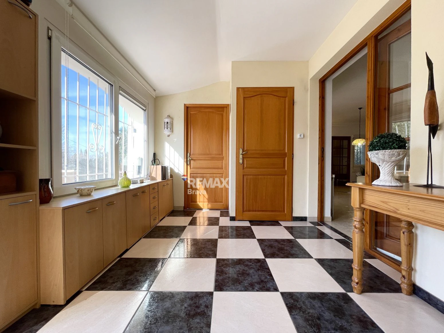 Villa de planta baja con piscina privada y gran rentabilidad en Roses