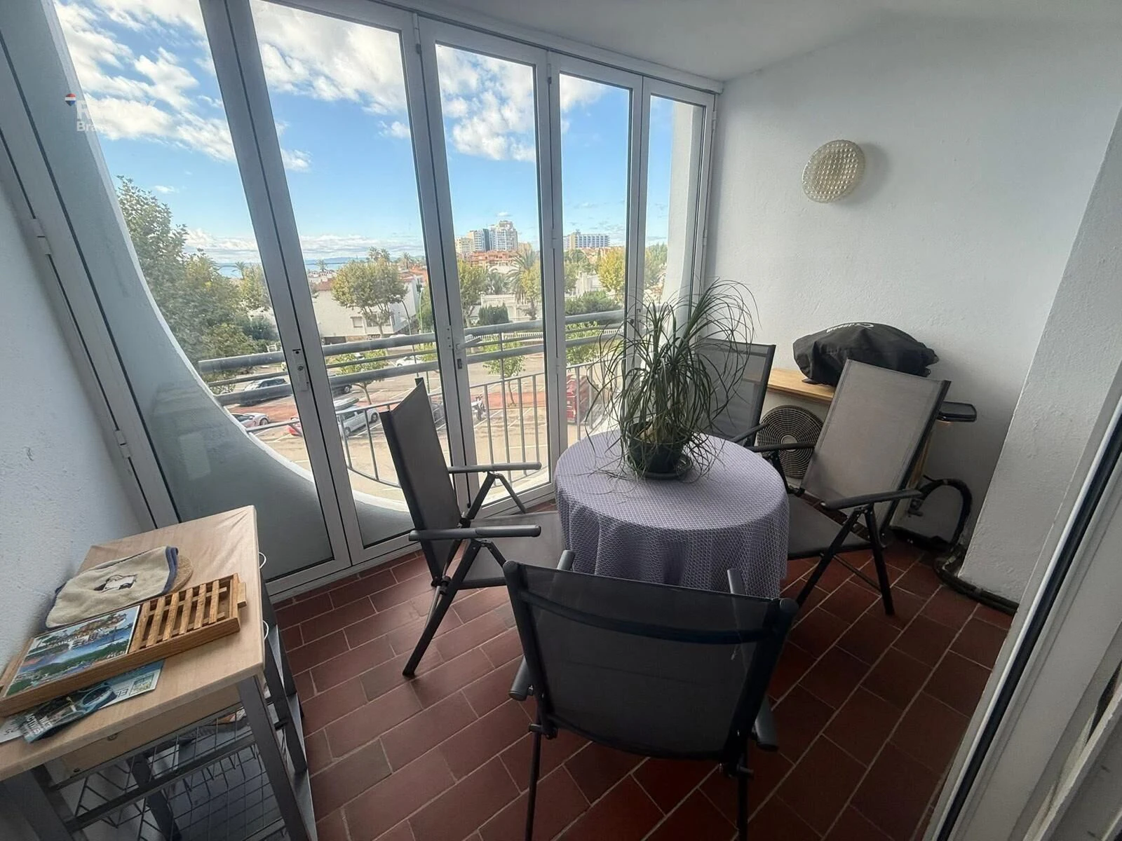 EMPURIABRAVA - Apartamento tipo Dúplex - Primera línea de mar con vistas excepcionales.