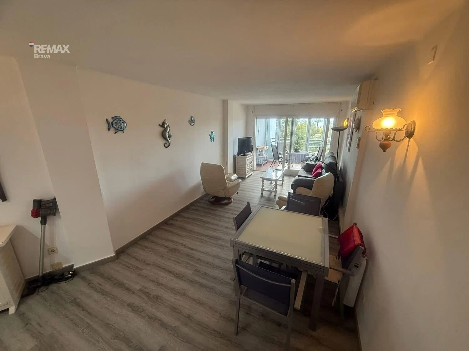 EMPURIABRAVA - Apartamento tipo Dúplex - Primera línea de mar con vistas excepcionales.