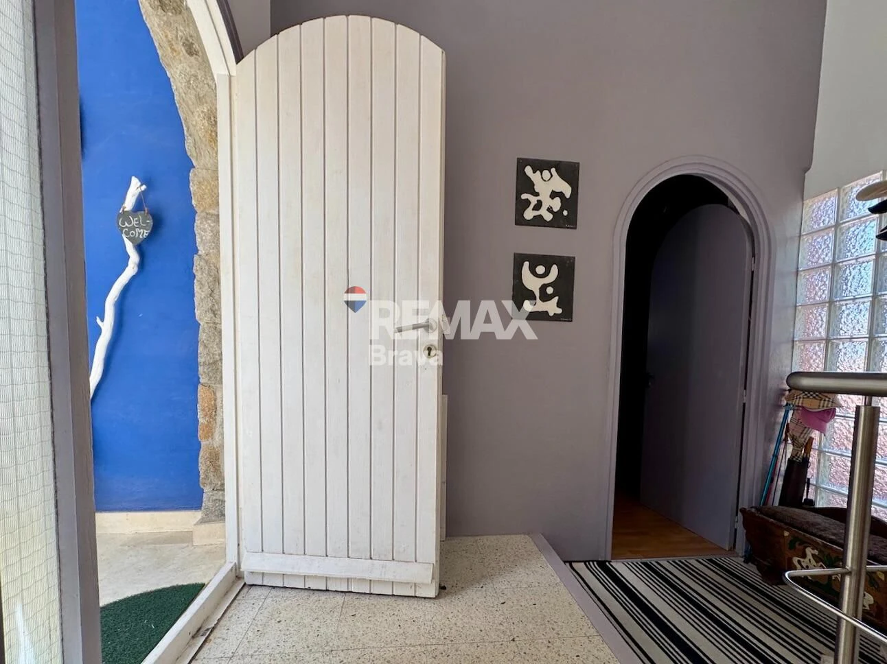 Fantastica villa en Roses con vistas al mar y Castillo de la Trinidad, piscina privada y garaje.