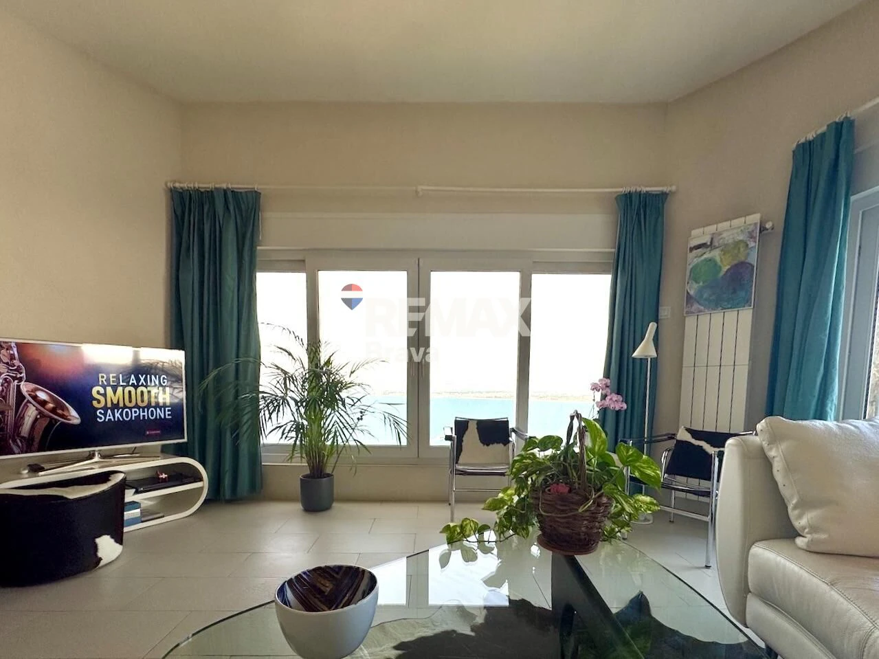 Fantastica villa en Roses con vistas al mar y Castillo de la Trinidad, piscina privada y garaje.