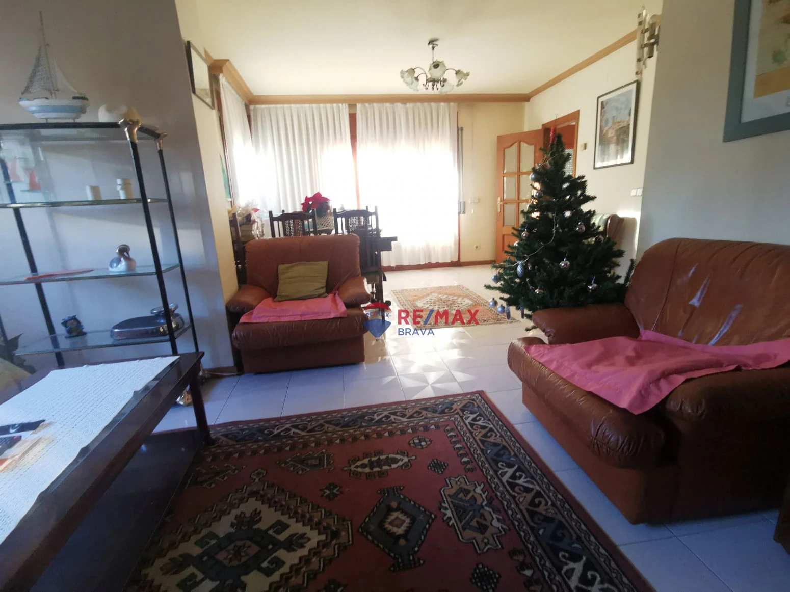 Villa en venta a Girona