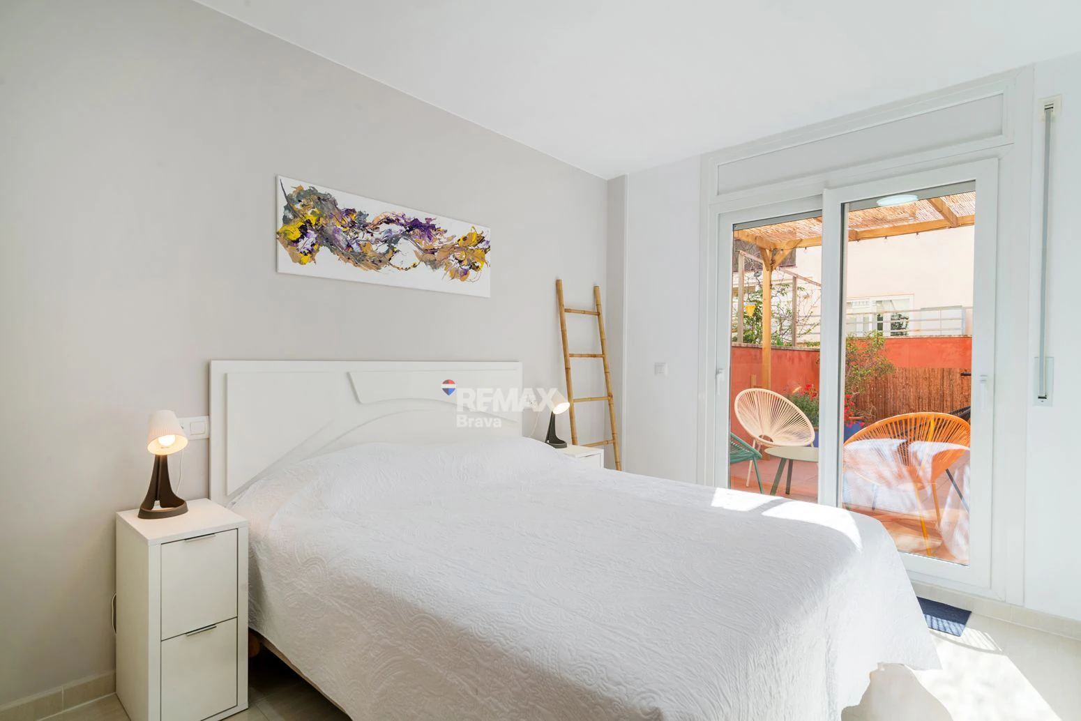 Luminoso apartamento con licencia turística, gran terraza y parking a pocos metros de la playa de Roses