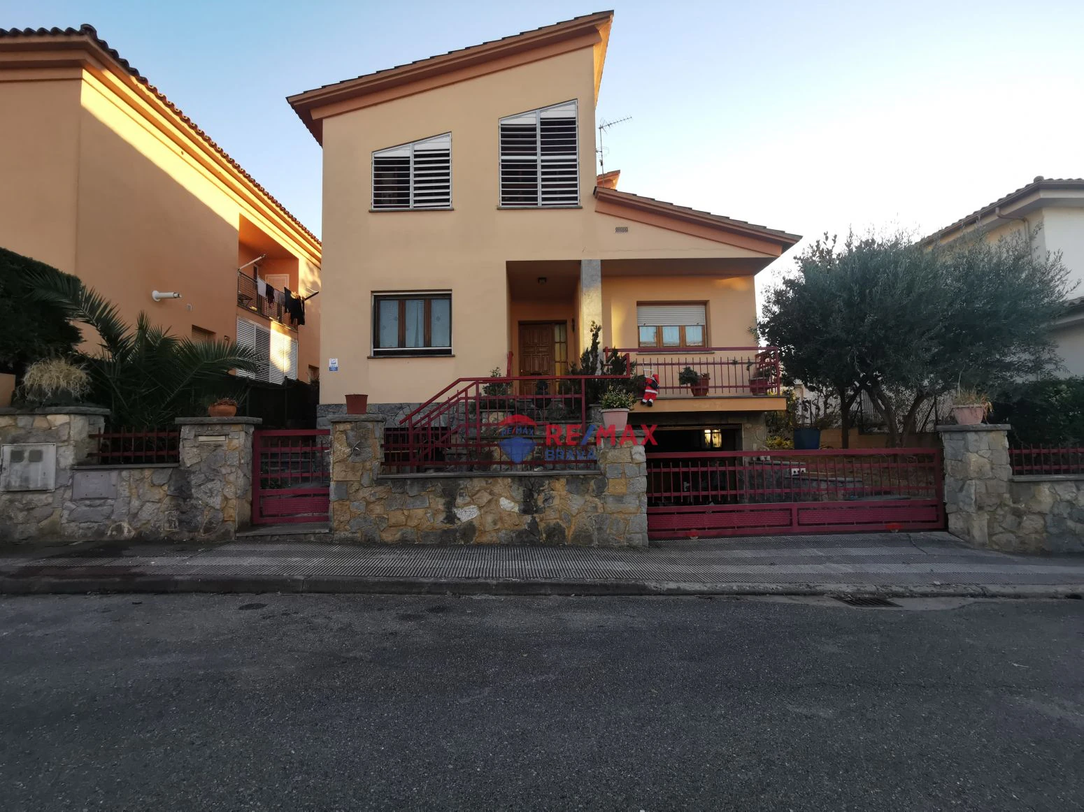 Villa en venta a Girona