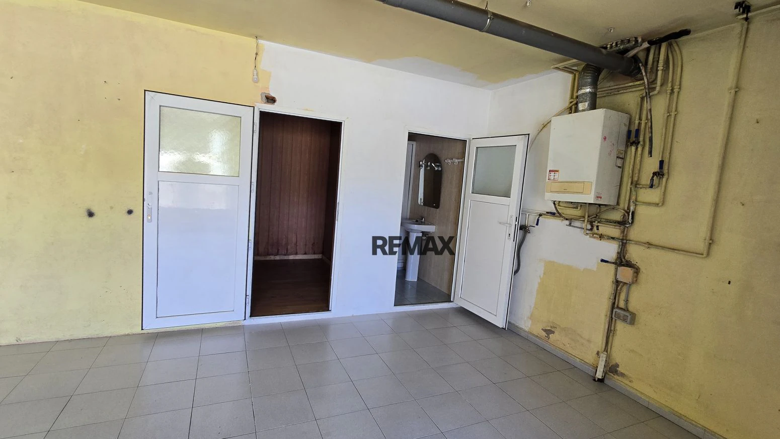 Casa pareada en Olot con 3 habitaciones, garaje y jardín