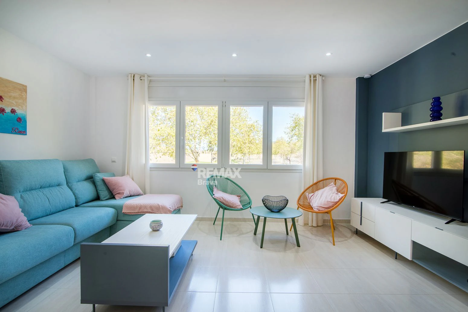 Luminoso apartamento con licencia turística, gran terraza y parking a pocos metros de la playa de Roses