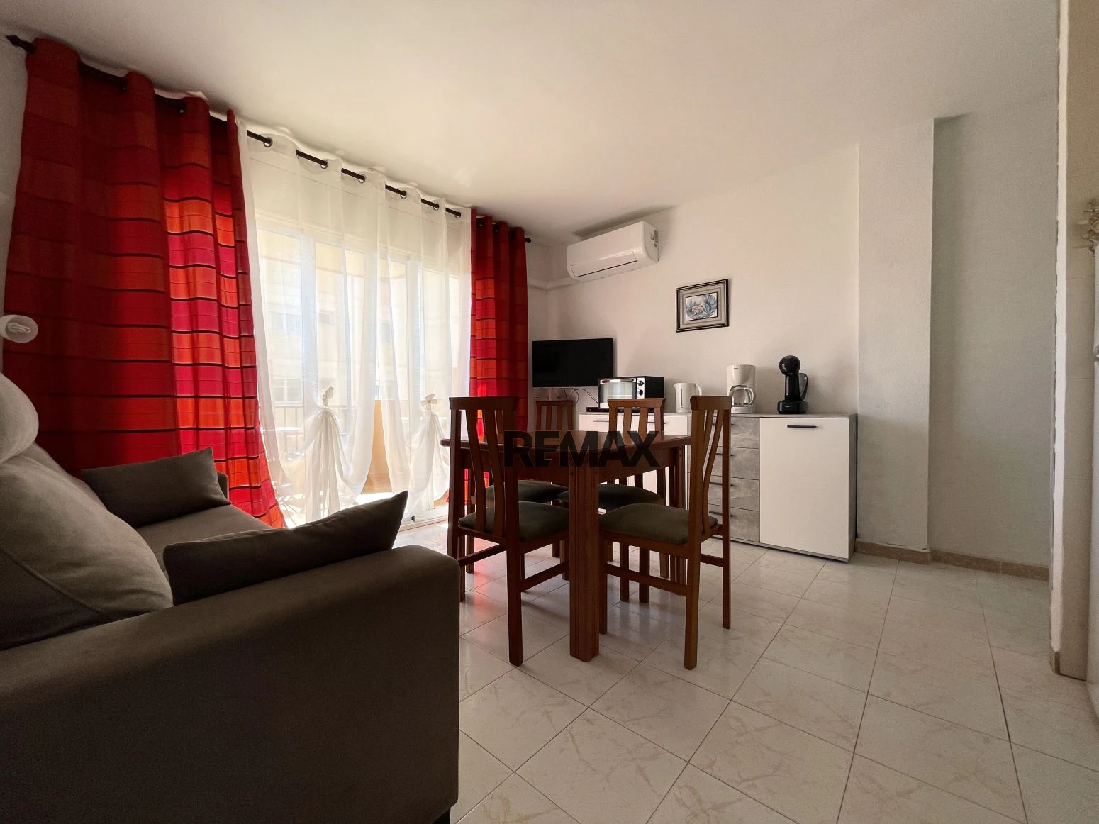 Apartamento con terraza y ascensor a pocos minutos de la playa en Santa Margarita – Roses