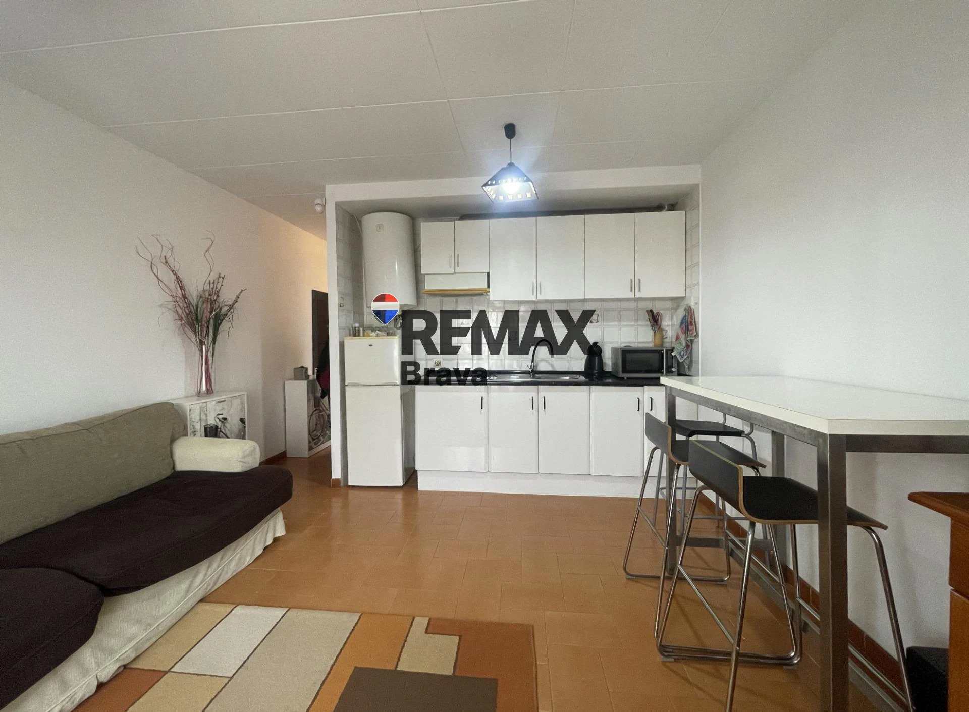 Luminoso apartamento con vistas al canal en Empuriabrava