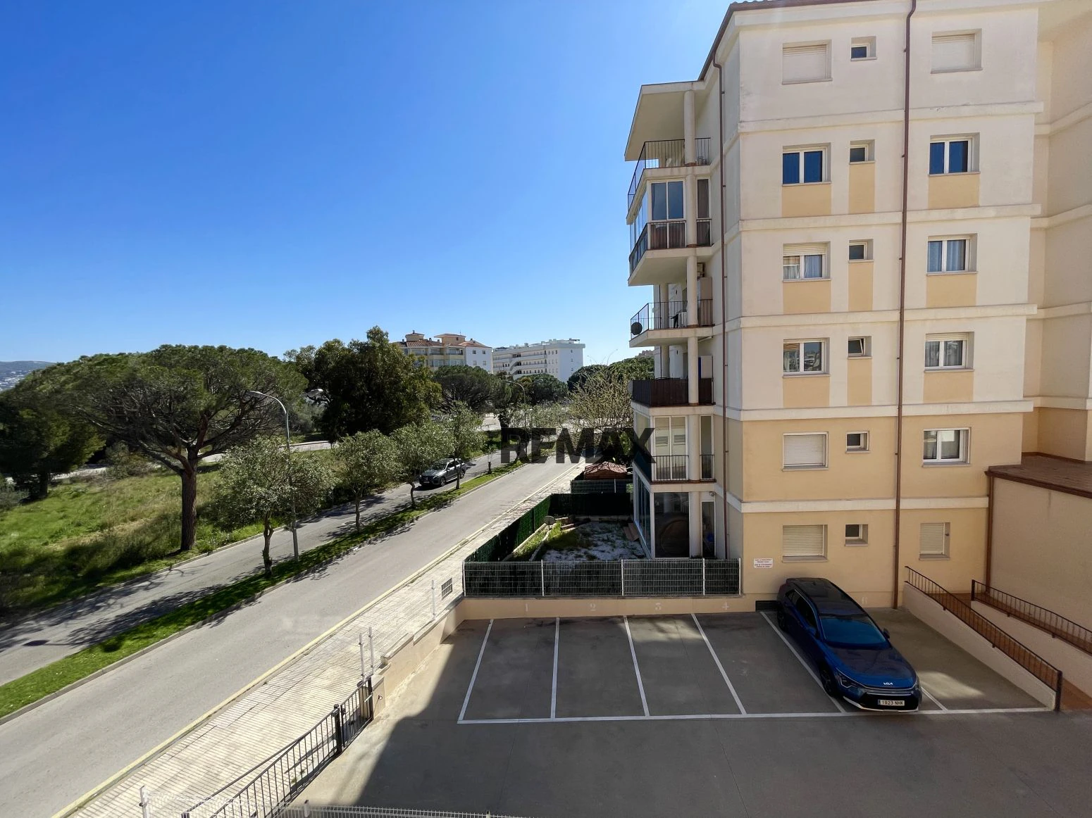 Apartamento con terraza y ascensor a pocos minutos de la playa en Santa Margarita – Roses