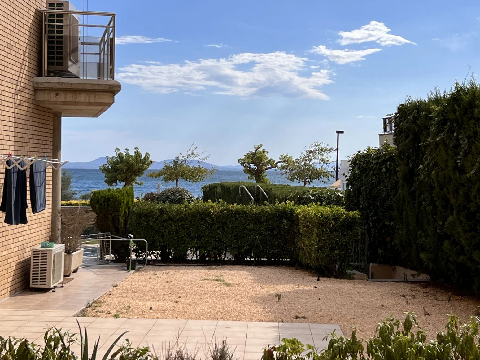 Precioso apartamento planta baja en Salatar, Roses, con una