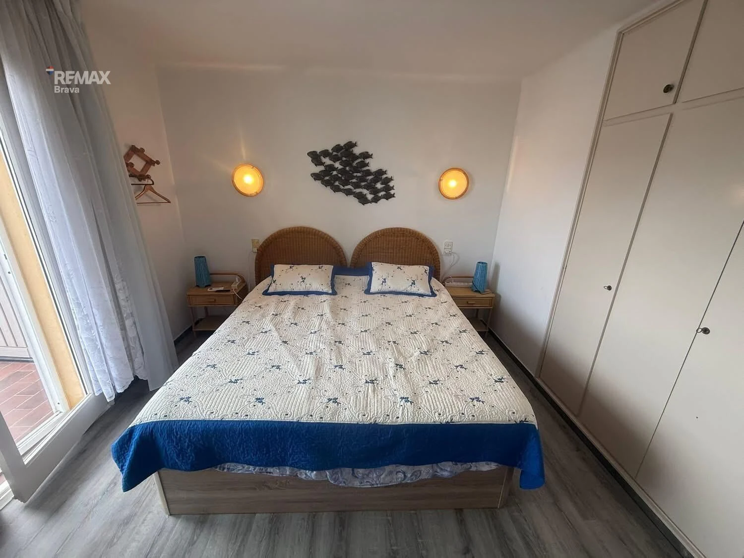 EMPURIABRAVA - Apartamento tipo Dúplex - Primera línea de mar con vistas excepcionales.