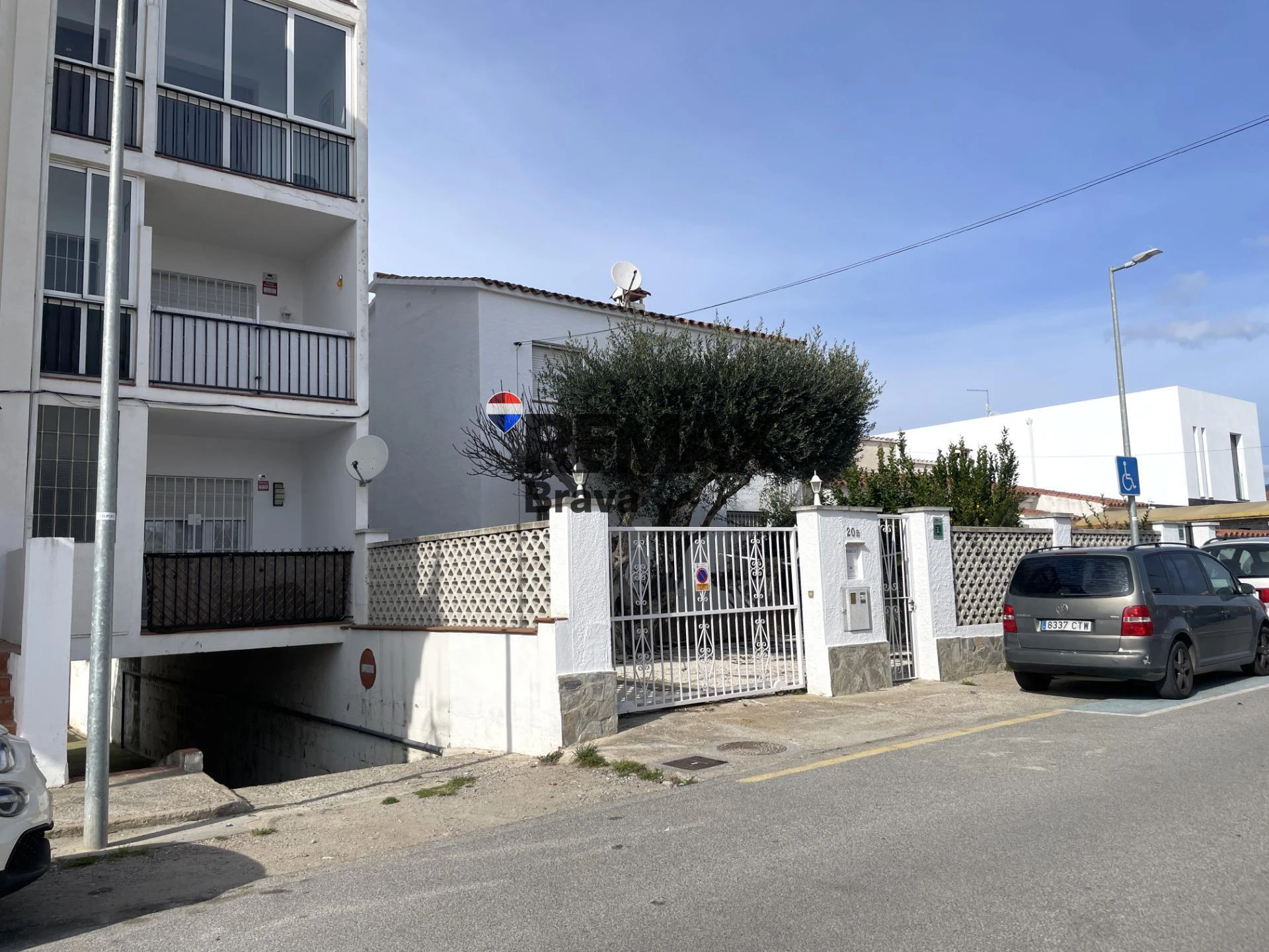 Luminoso apartamento con vistas al canal en Empuriabrava