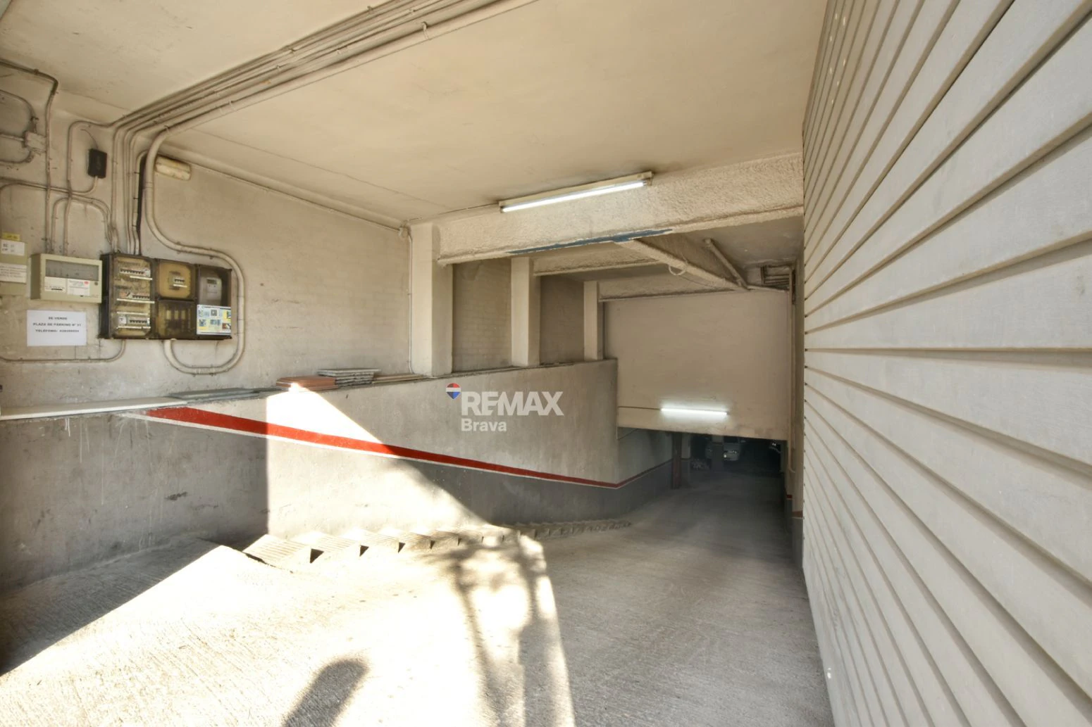 Plaza de parking en La Gavarra, Cornellà de Llobregat – Comodidad y excelente ubicación