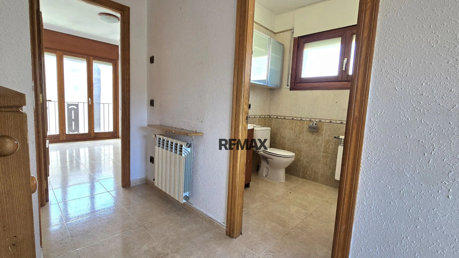Casa pareada en Olot con 3 habitaciones, garaje y jardín