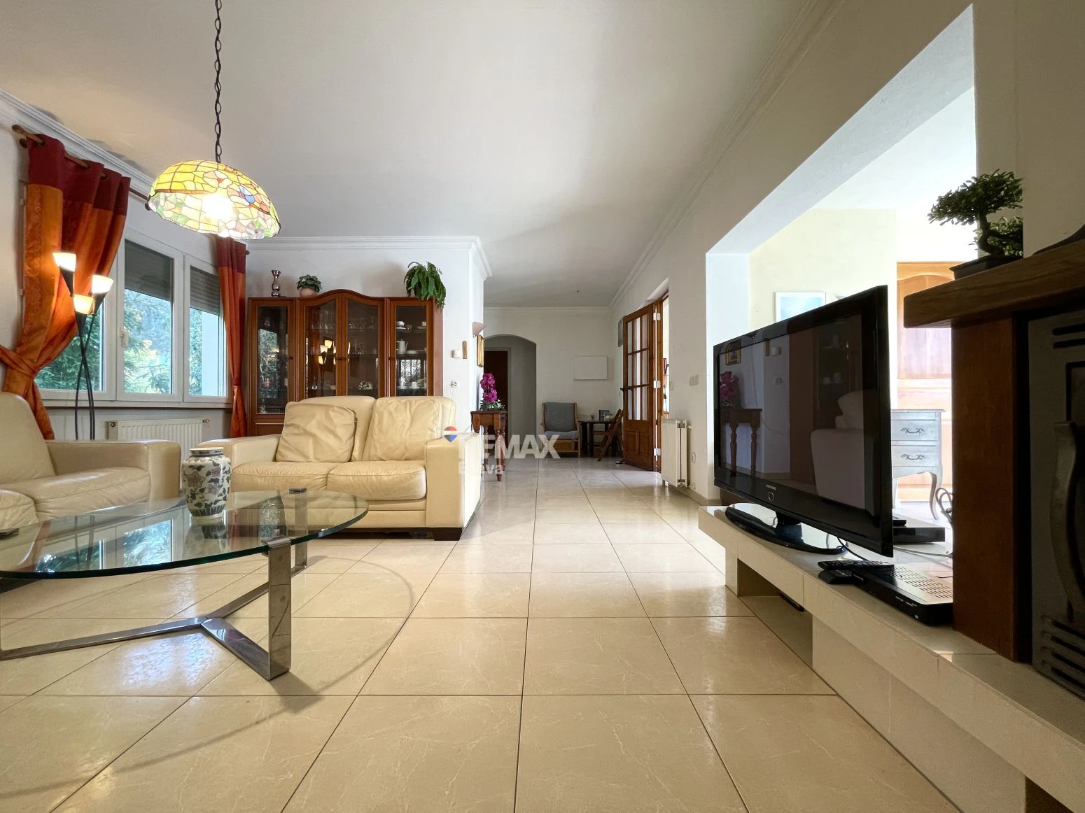 Villa de planta baja con piscina privada y gran rentabilidad en Roses