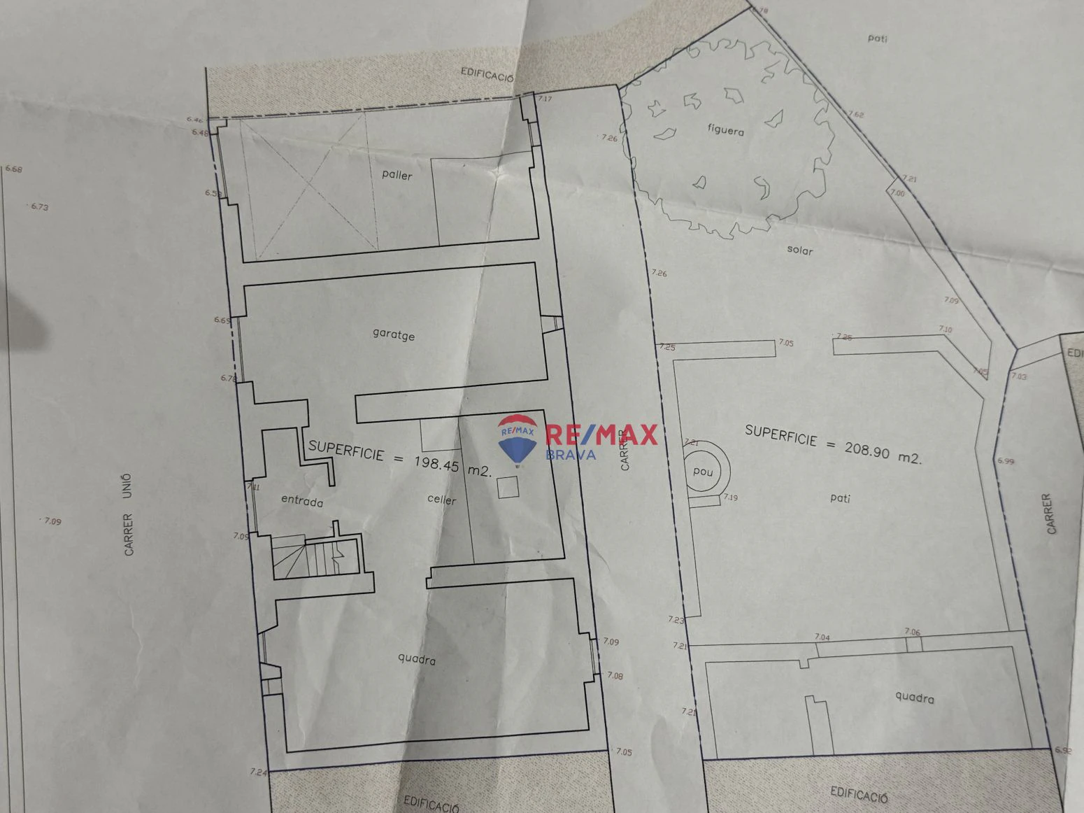 Histórica casa con terreno anexo en Mollet de Peralada con