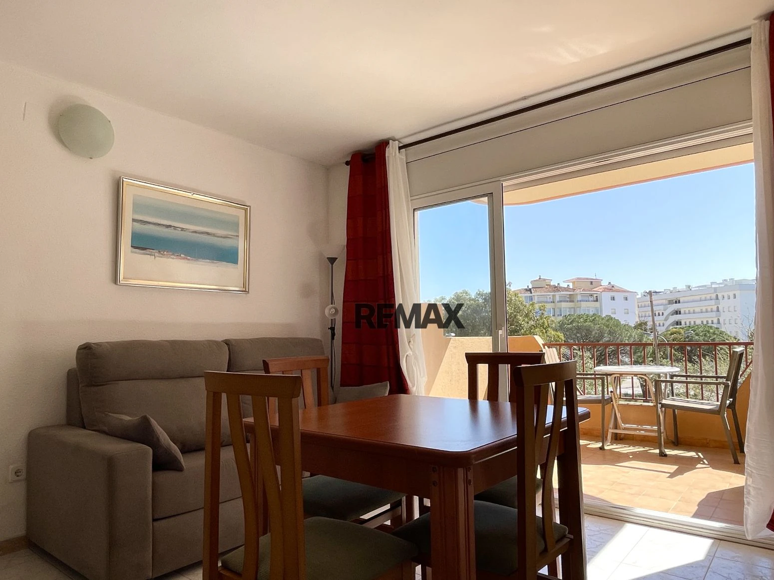 Apartamento con terraza y ascensor a pocos minutos de la playa en Santa Margarita – Roses