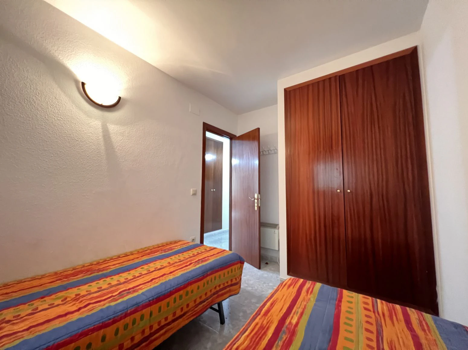 Precioso apartamento planta baja en Salatar, Roses, con una