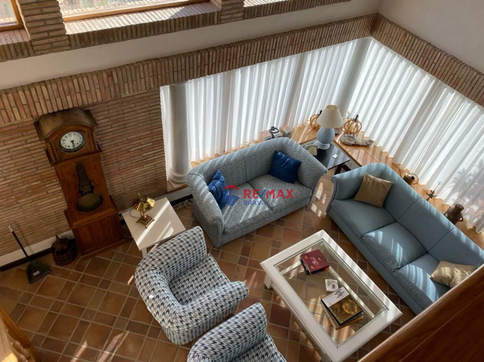 Casa de diseño antiguo en el centro del Pla de l´Estany