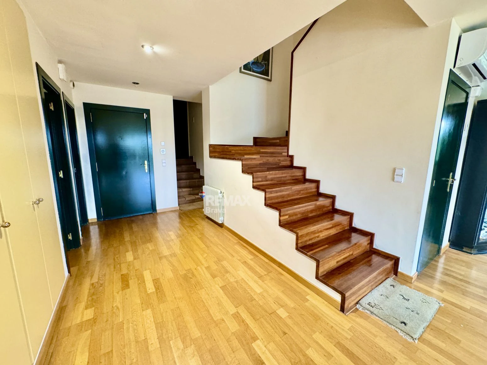 Exclusiva villa con piscina y vistas al golf a 15 minutos de Girona