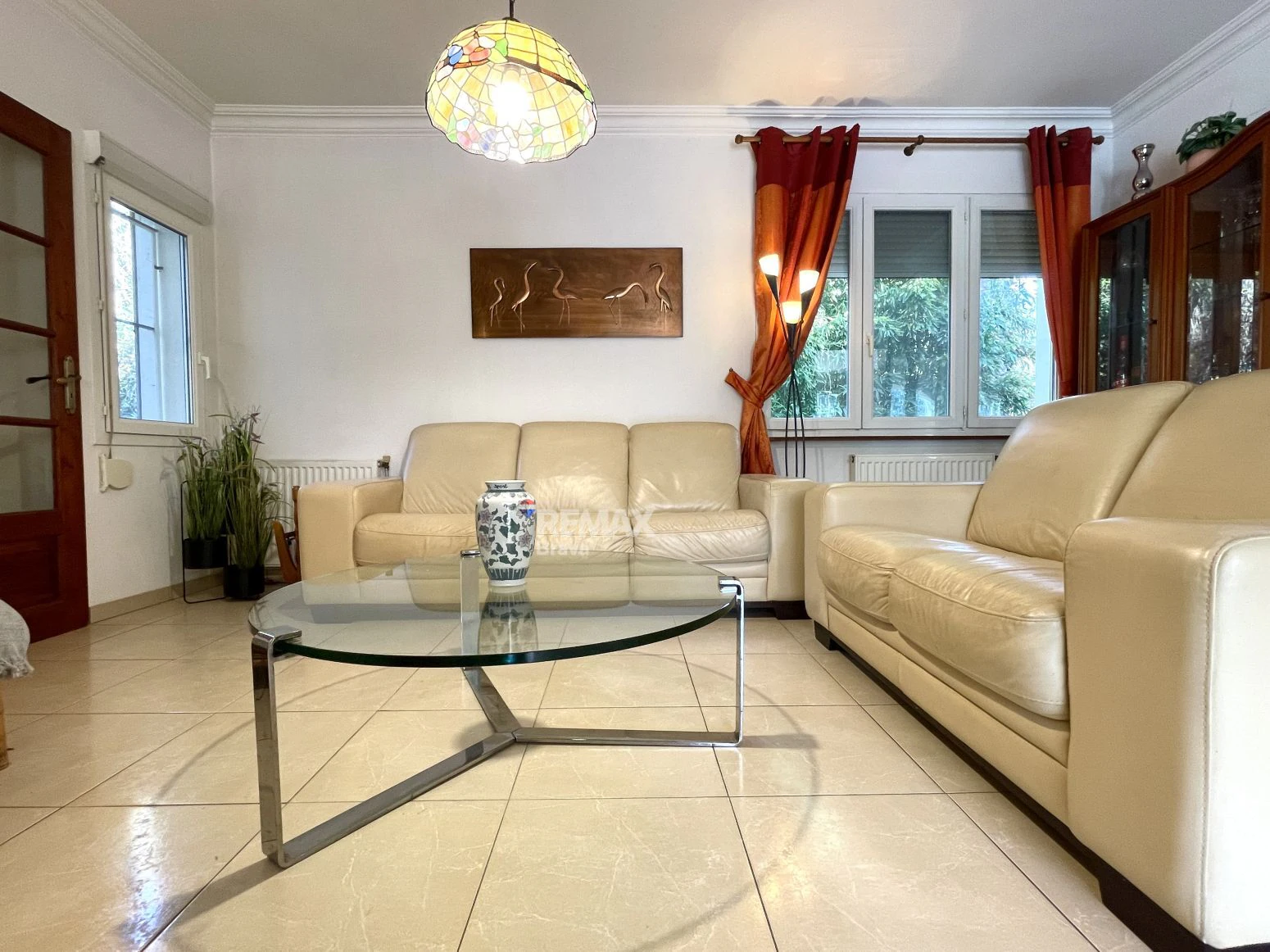 Villa de planta baja con piscina privada y gran rentabilidad en Roses