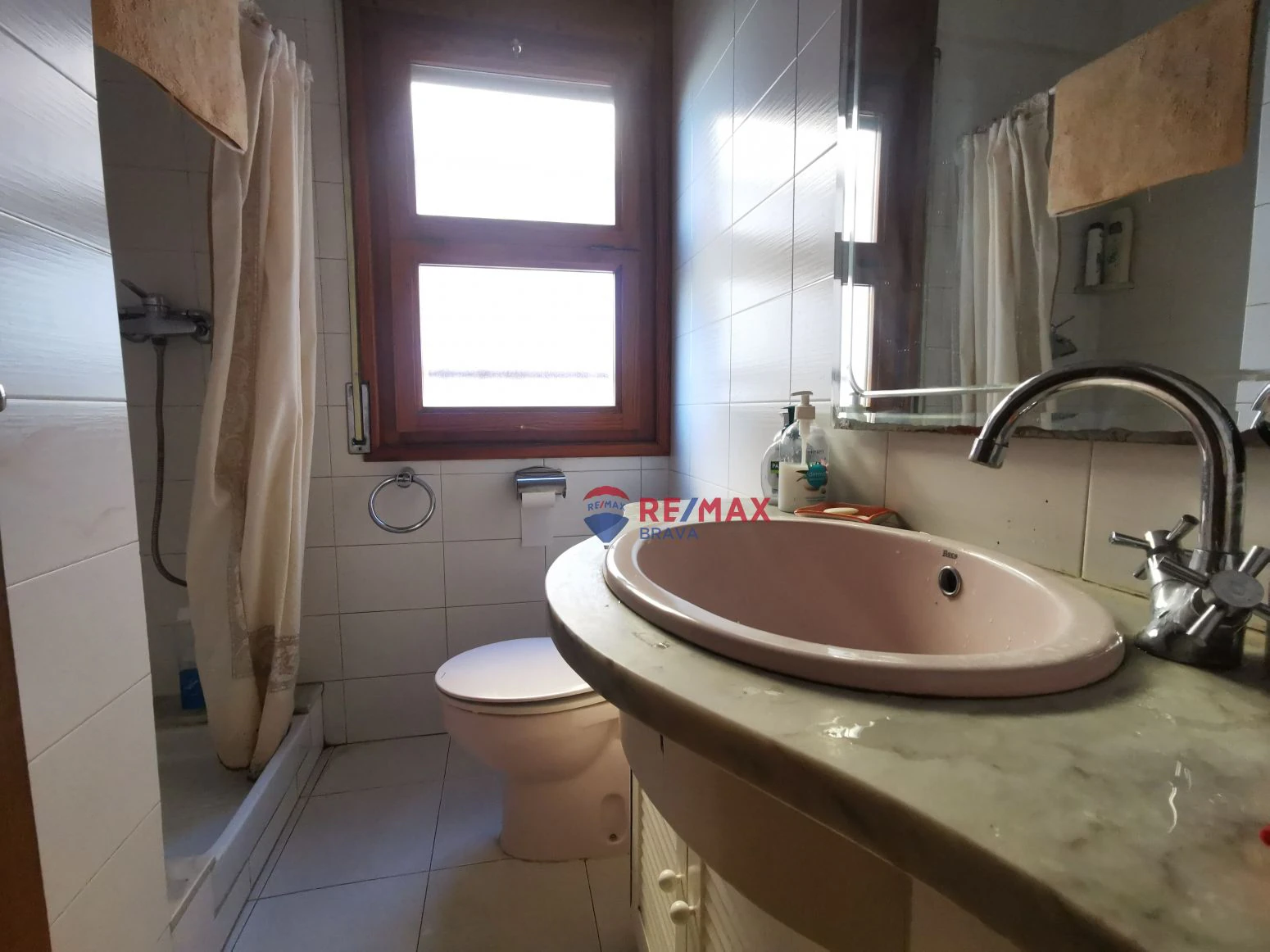 Villa en venta a Girona