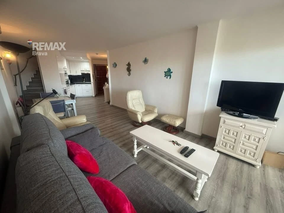 EMPURIABRAVA - Apartamento tipo Dúplex - Primera línea de mar con vistas excepcionales.