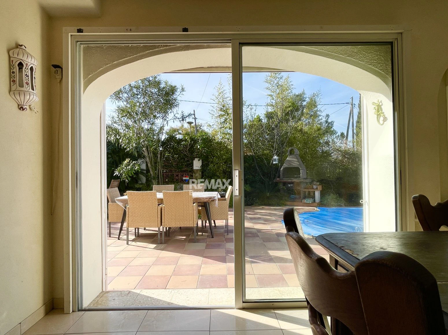 Villa de planta baja con piscina privada y gran rentabilidad en Roses