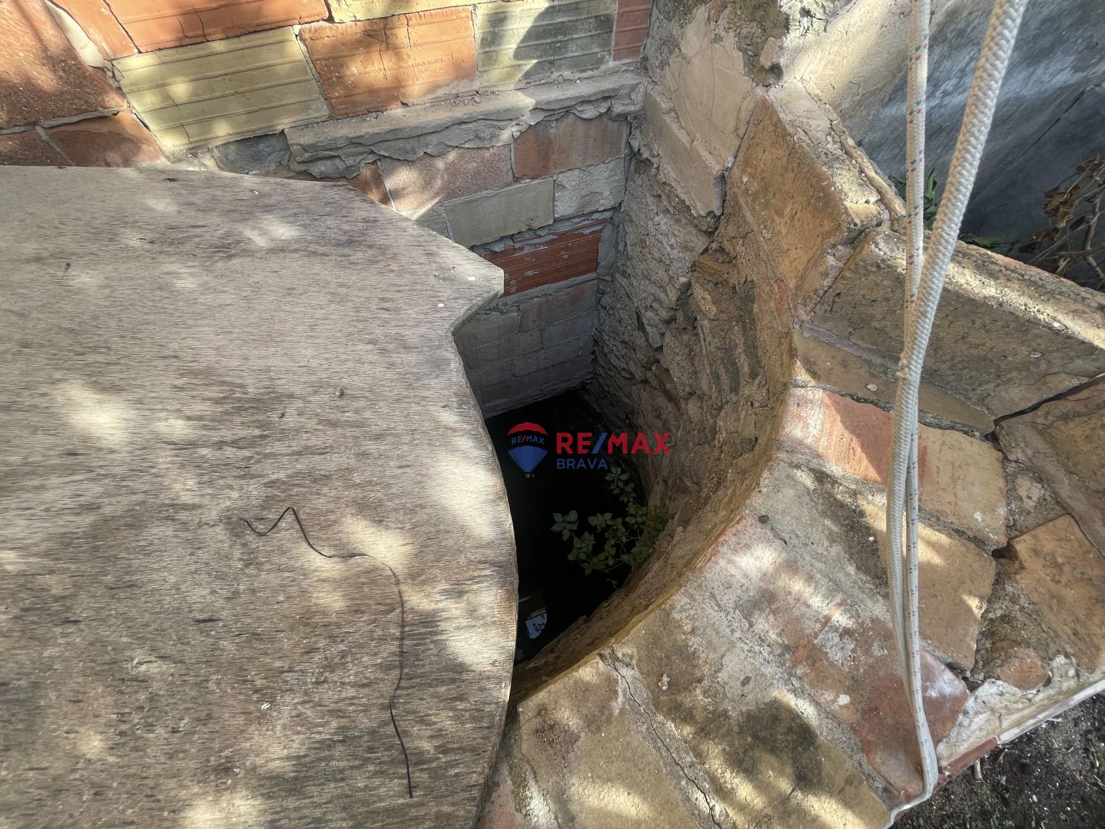 Bonita Casa Pareada con Espacios Exteriores en Vilajuïga