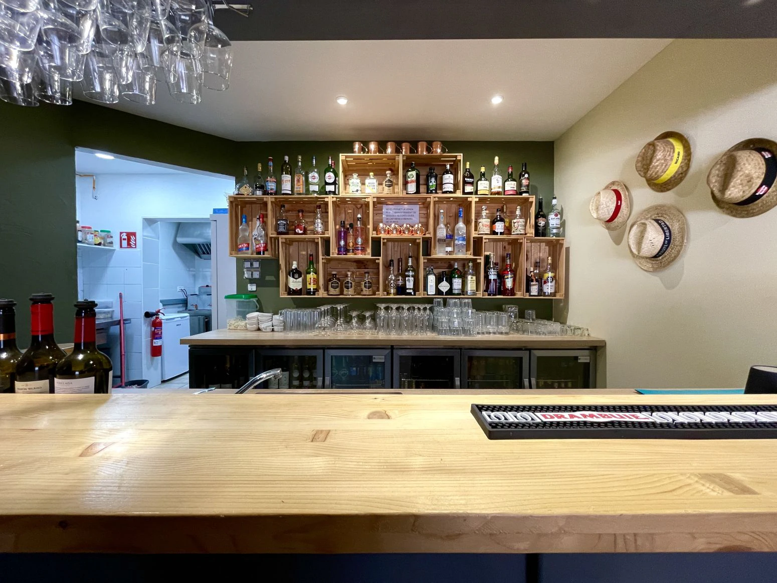 Roses, Santa Margarita: se traspasa un negocio de bar restau