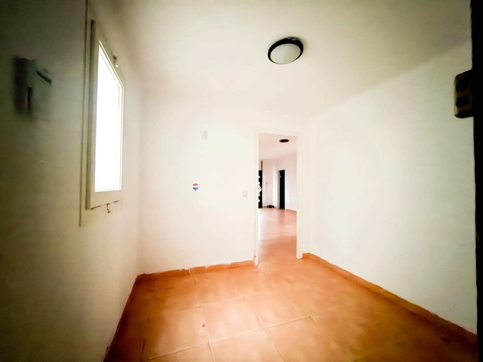 Empuriabrava · Apartamento para reformar con amplia terraza, ideal como inversión y posibilidad de financiación 100%
