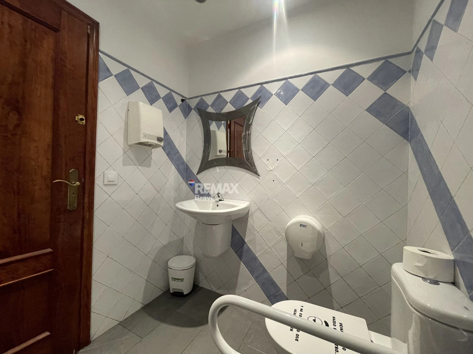Local Bar-Restaurante en Venta en Roses con inquilino activo y alta rentabilidad