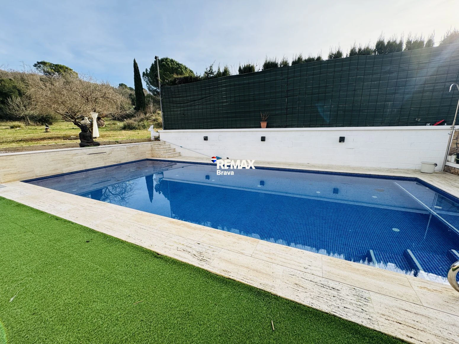 Exclusiva Casa Independiente en Montilivi: Privacidad, Luz y Elegancia en Girona