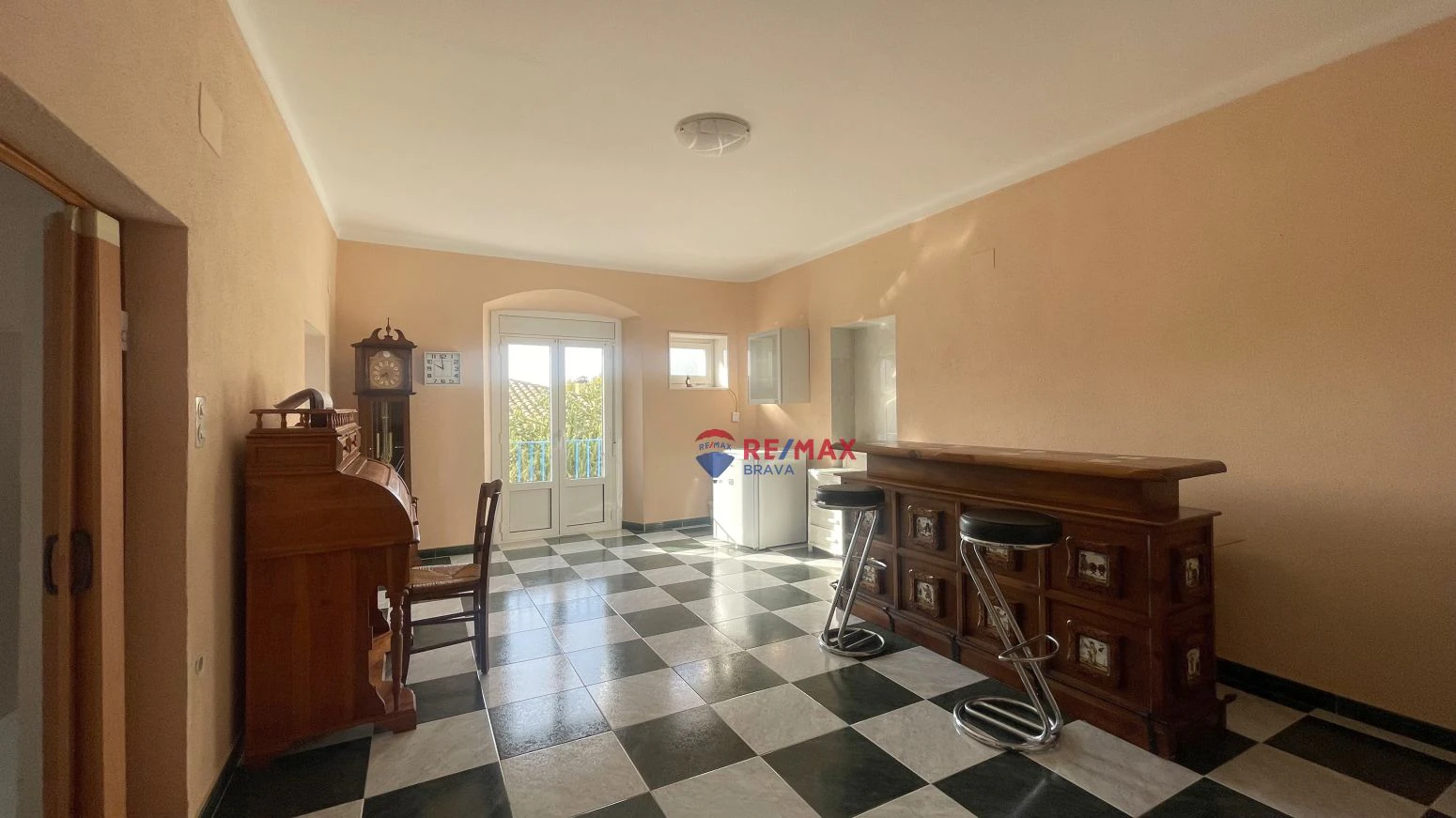 Bonita Casa Pareada con Espacios Exteriores en Vilajuïga