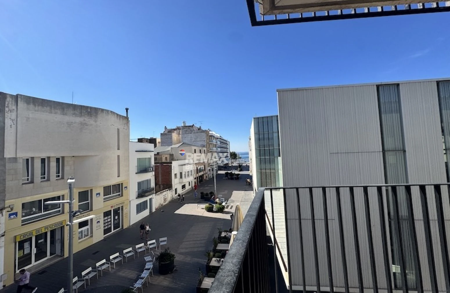 Apartamento en el Centro de Roses con Vistas al Mar y a Pasos de la Playa