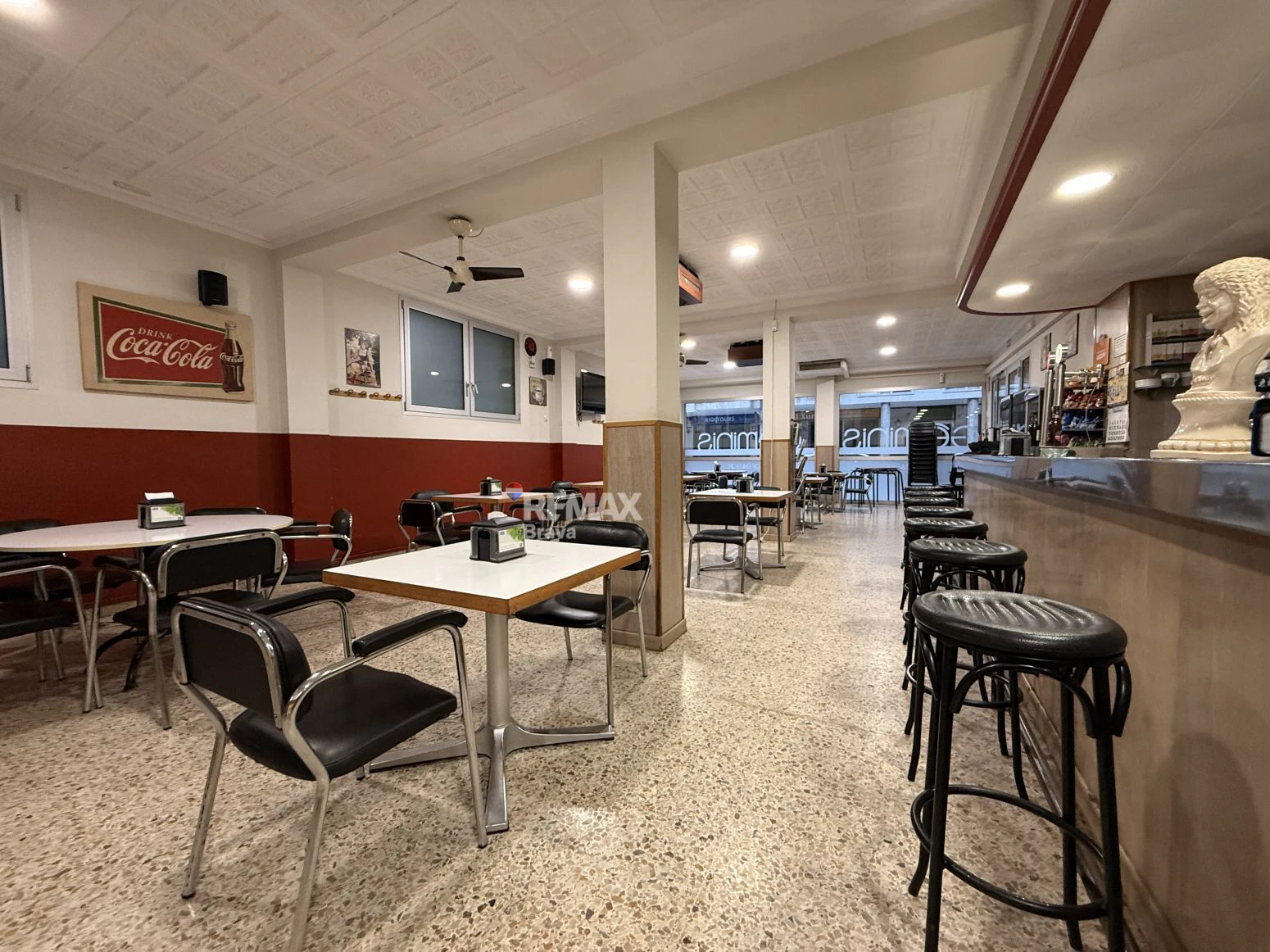 Venta de Bar en Pleno Funcionamiento en La Bisbal d’Empordà
