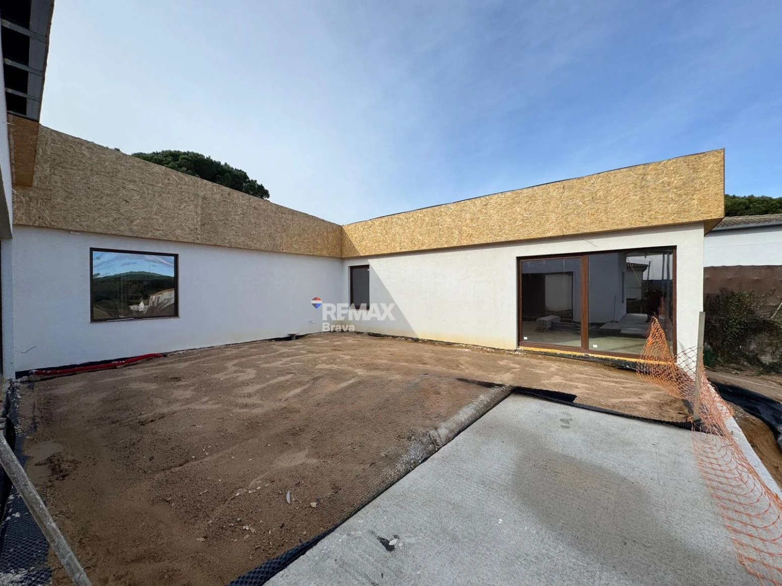 Caldes de Malavella · Elegante chalet unifamiliar de nueva construcción y diseño moderno