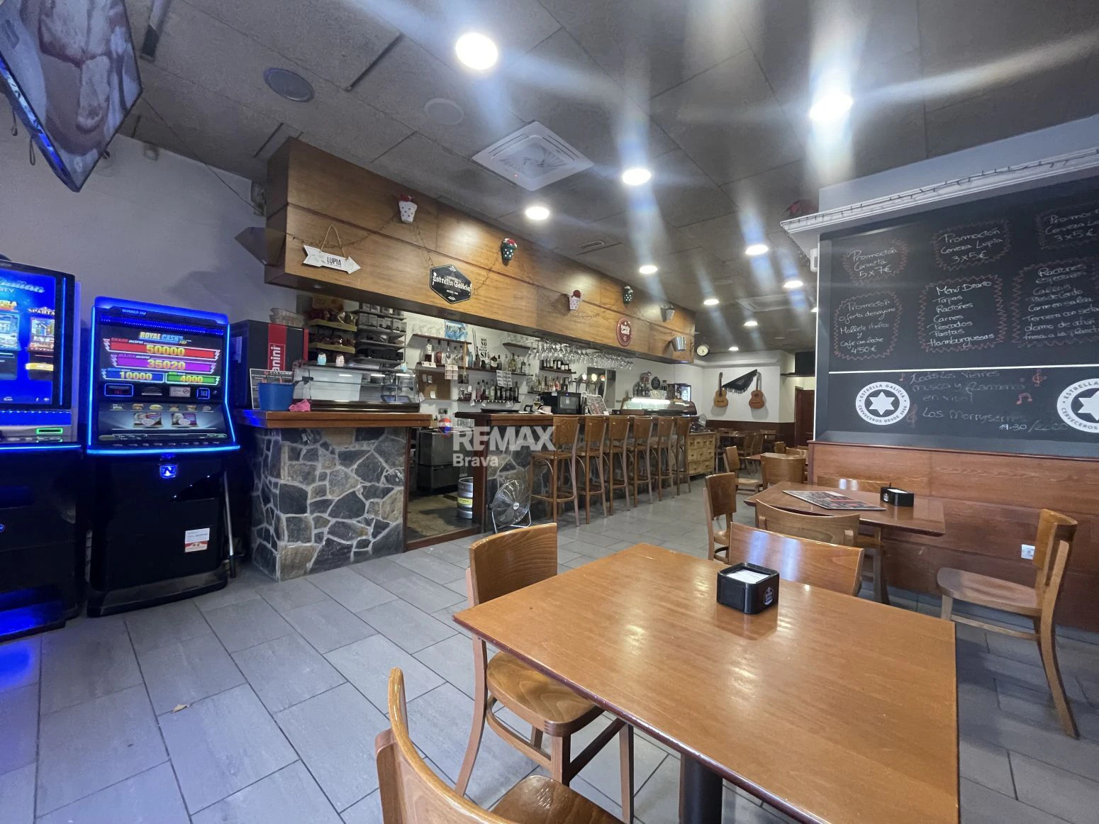 Local Bar-Restaurante en Venta en Roses con inquilino activo y alta rentabilidad