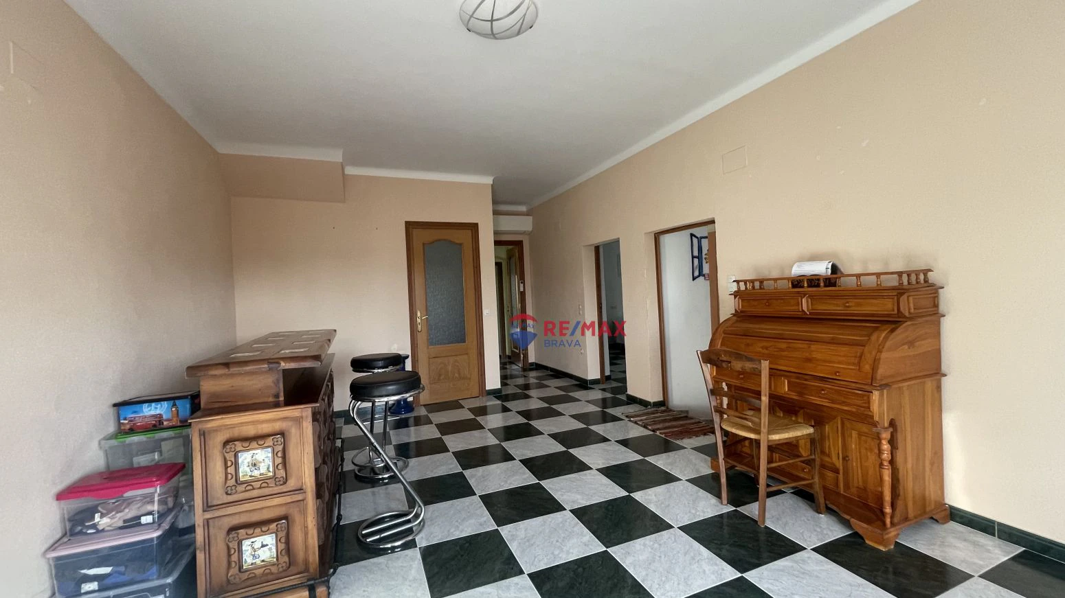 Bonita Casa Pareada con Espacios Exteriores en Vilajuïga