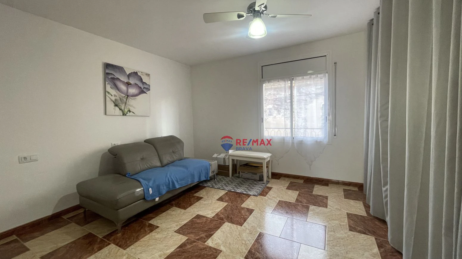 Bonita Casa Pareada con Espacios Exteriores en Vilajuïga
