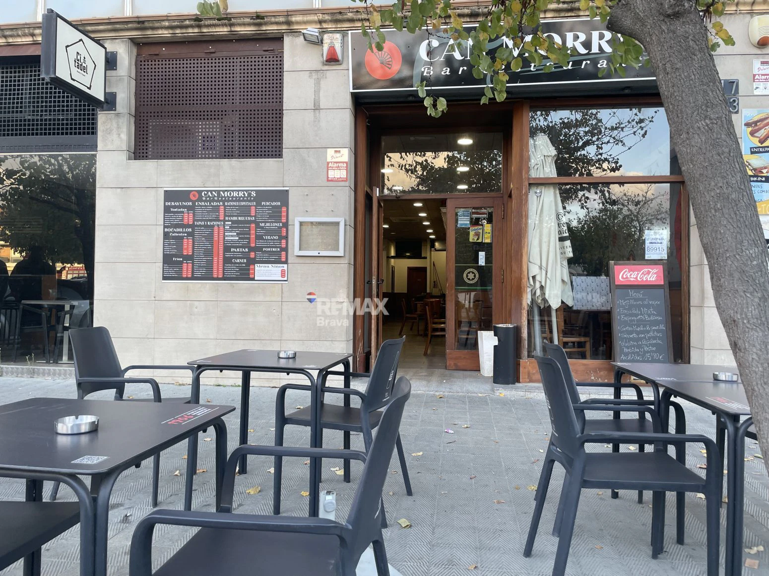 Local Bar-Restaurante en Venta en Roses con inquilino activo y alta rentabilidad