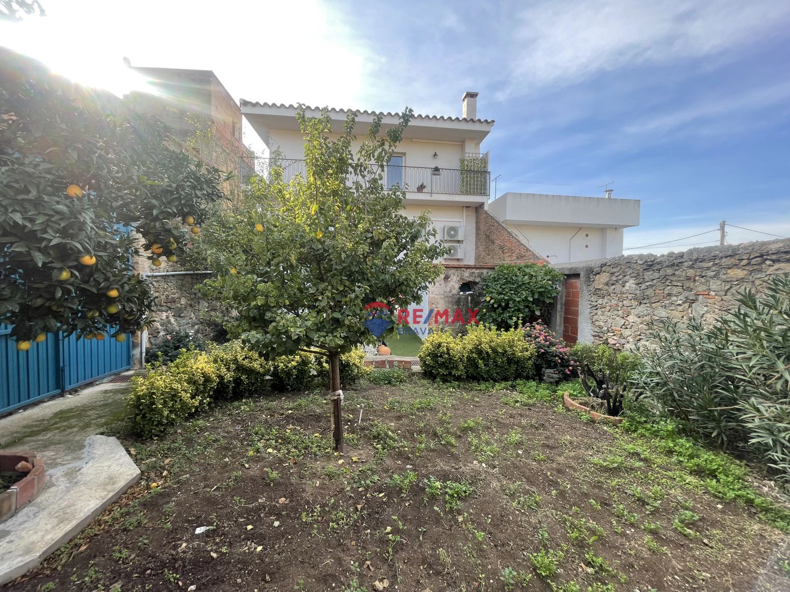 Bonita Casa Pareada con Espacios Exteriores en Vilajuïga