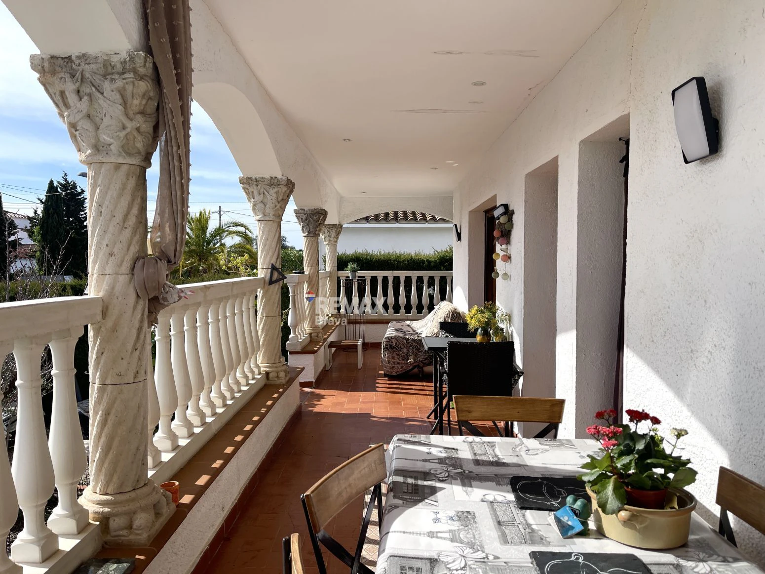 Encantadora casa en tranquila zona residencial de Roses a solo 3 km de las playas