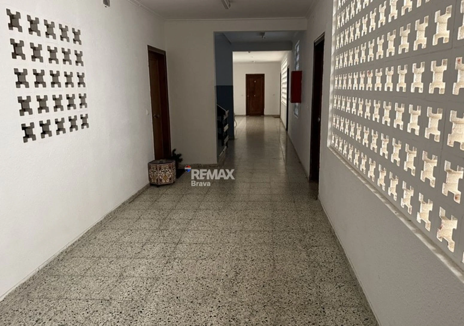 Empuriabrava · Apartamento para reformar con amplia terraza, ideal como inversión y posibilidad de financiación 100%